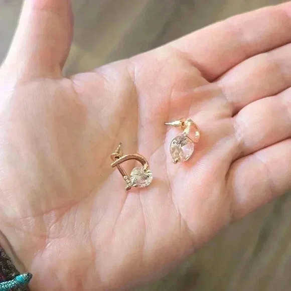 Asymmetrical gose gold earrings studs D - Picture 5 of 8
